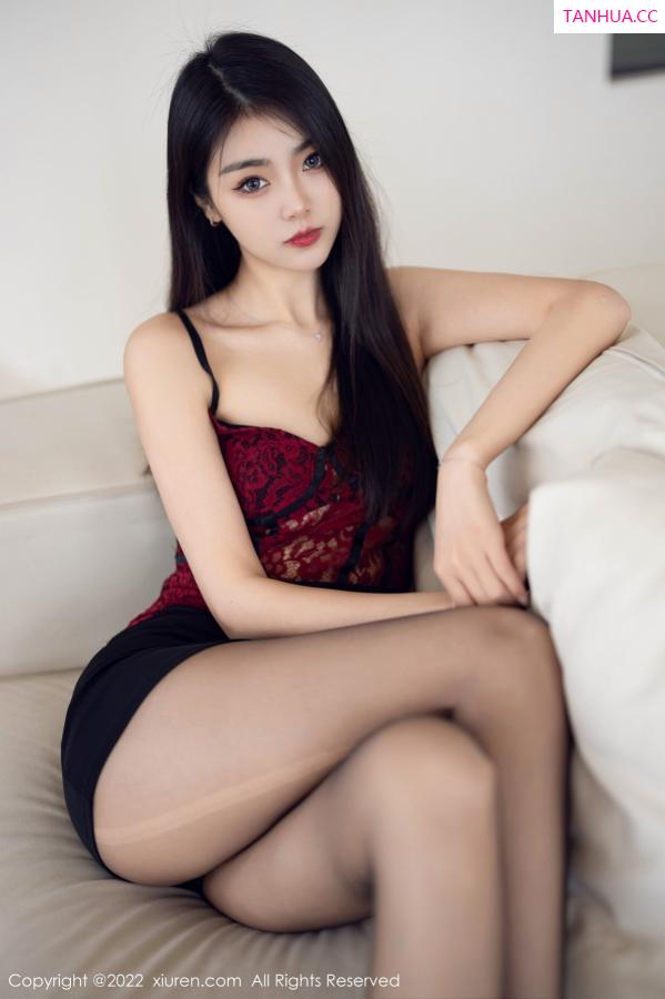 可乐Vicky  [XiuRen]高清写真图 2022.10.27 No.5769 可乐Vicky 黑丝短裙第29张图片